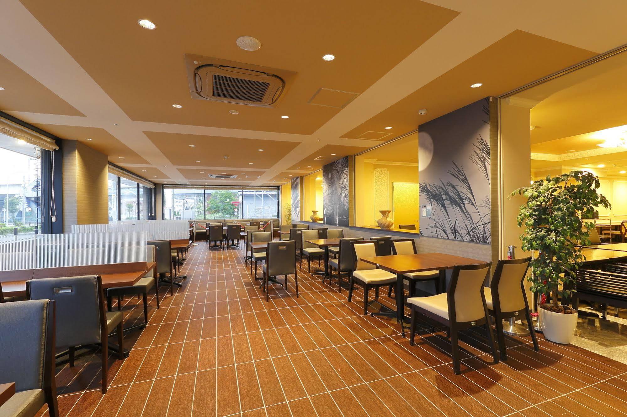 Spring Sunny Hotel Nagoya Tokoname Bagian luar foto